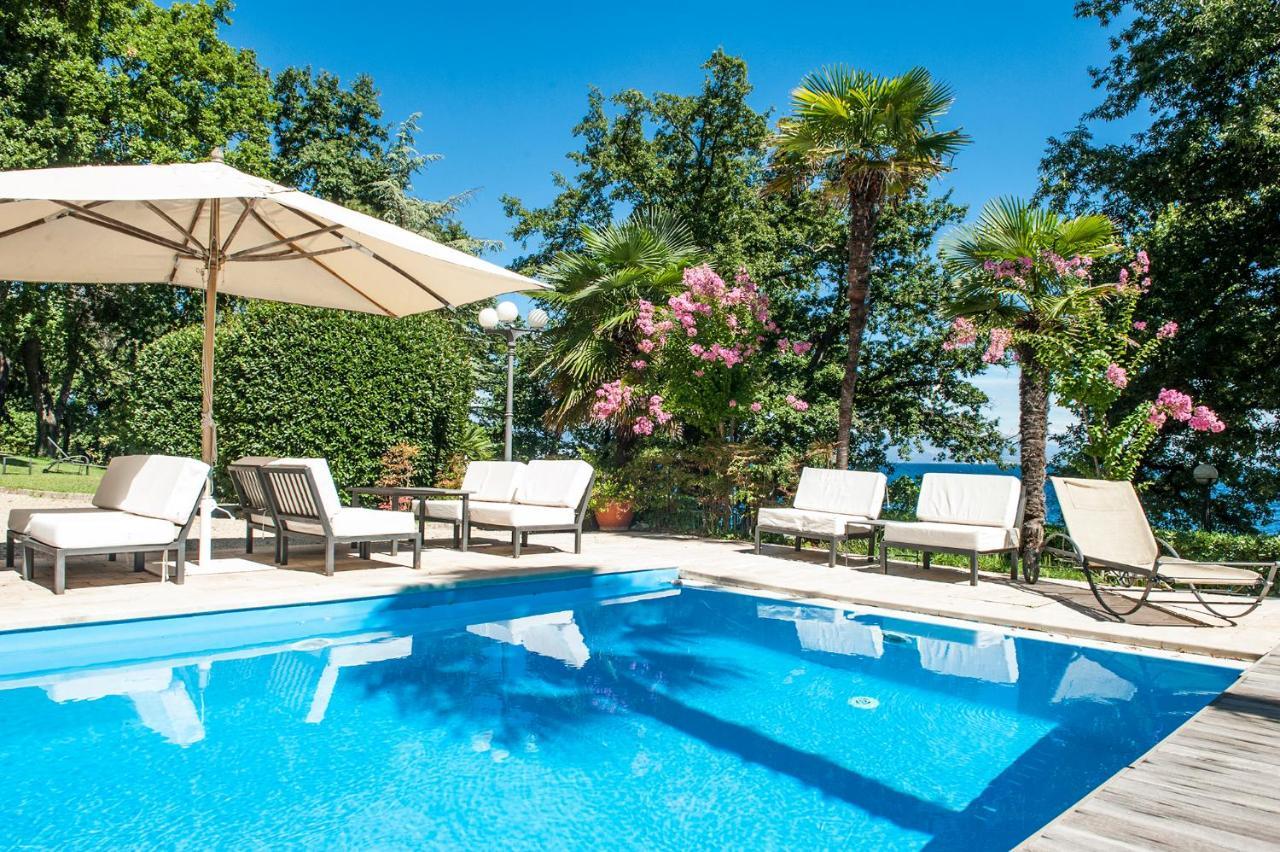 Hotel Villa Astra Lovran Exterior foto