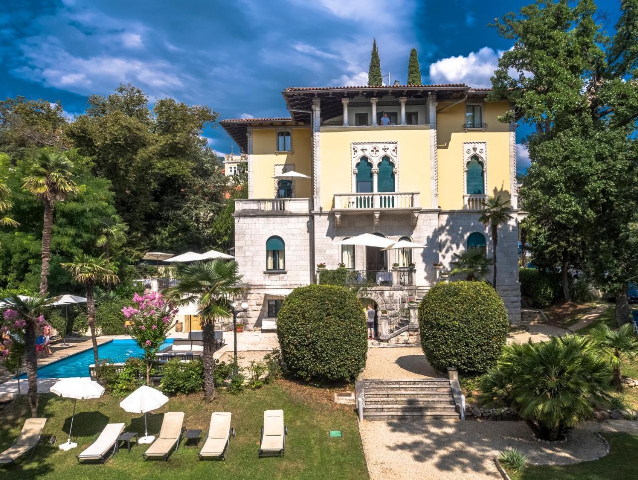 Hotel Villa Astra Lovran Exterior foto