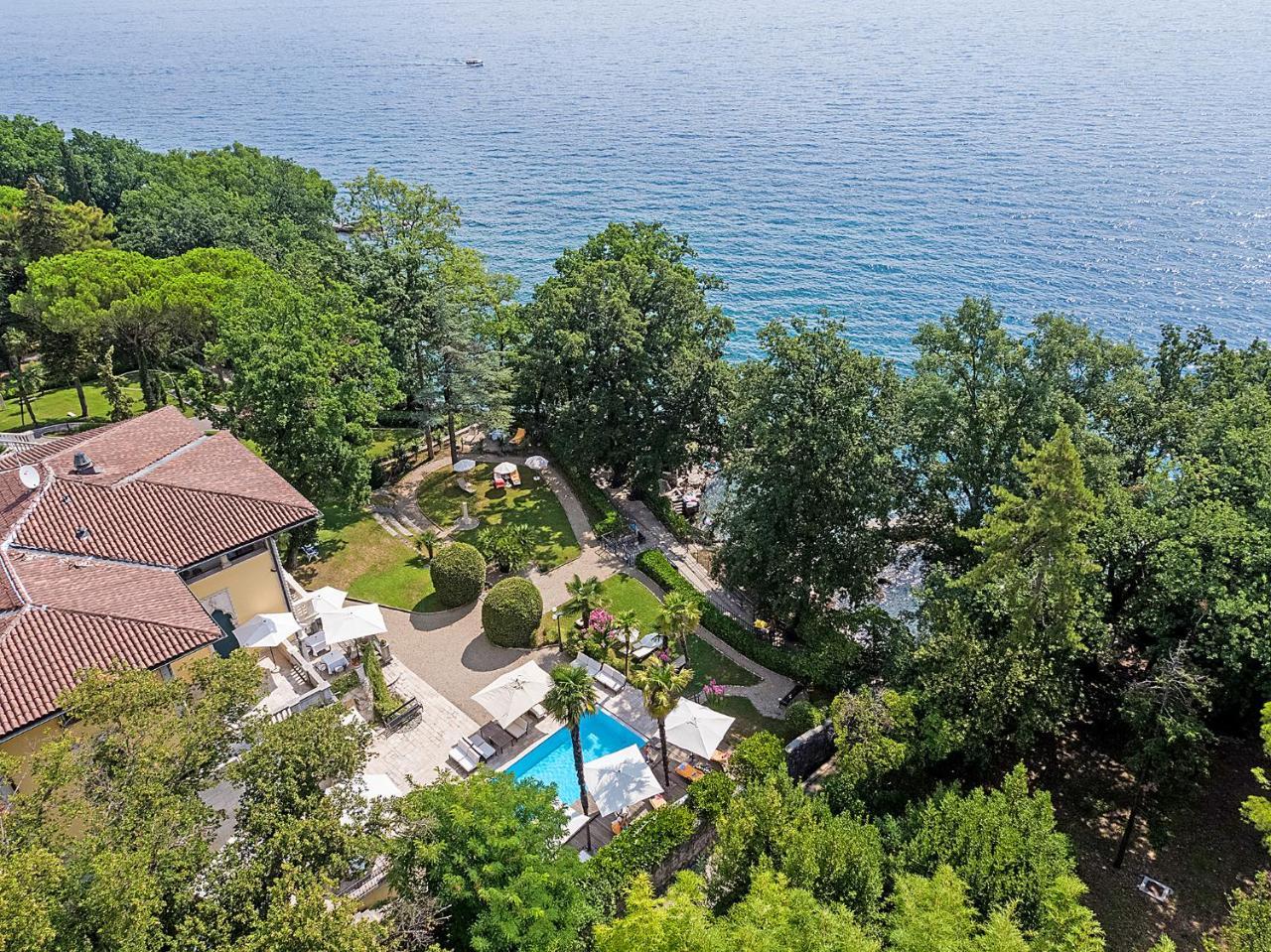 Hotel Villa Astra Lovran Exterior foto
